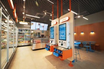 «Яндекс Лавка» выходит в офлайн: первое кафе открылось в Москве