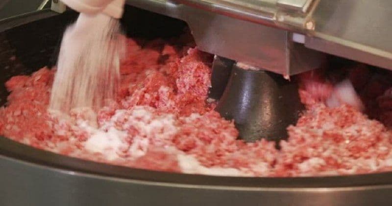 Мясокомбинаты Воронежской области: кто движется вперед, кто уходит с рынка?