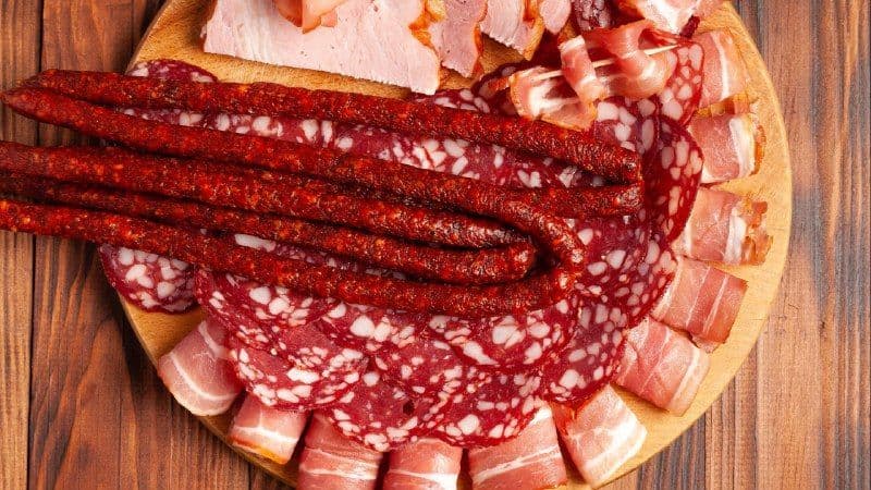 На выставке-ярмарке Сургуте продегустировали колбасу с коньяком