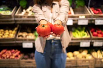 В июле помидоры стали самым подешевевшим продуктом