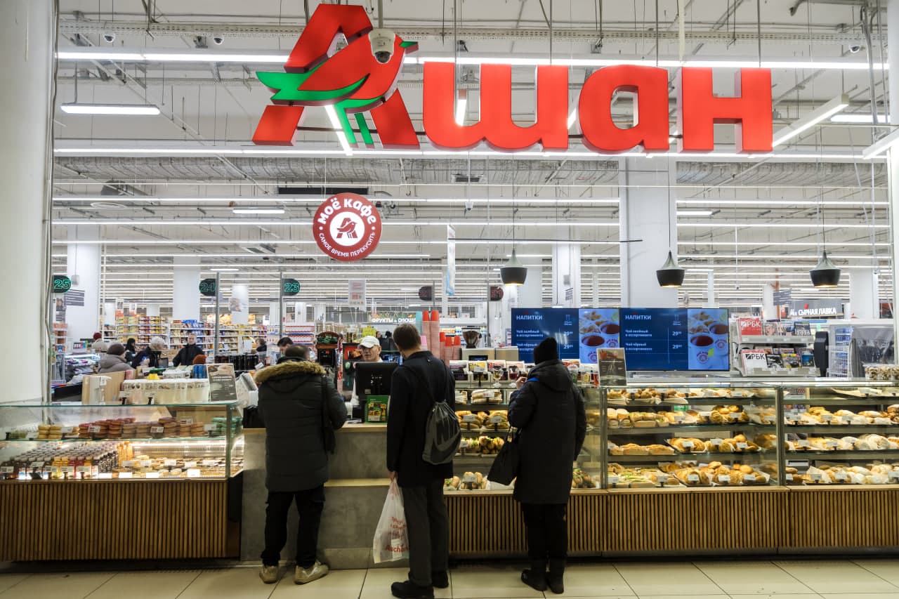 Российские активы Auchan, Nestle, «Леруа Мерлен» и FM Logistics были переданы во временное управление «Л.Е. В. Менеджмент»