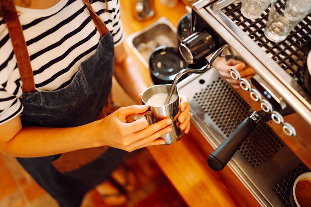 Сеть кофеен Baggins Coffee перешла под контроль «Бумеранг Капитала» и Антона Петрова
